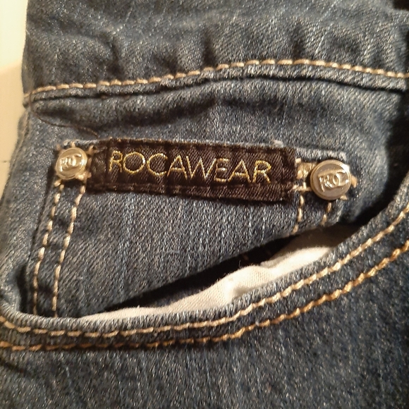 Ladies Rocawear jeans - Picture 3 of 6